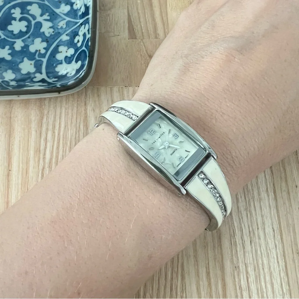 The limited ladies rectangular silver tone bracelet watch NEW BATTERY